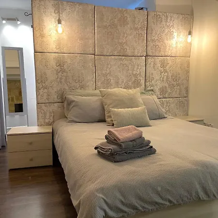 Moi Биркиркара